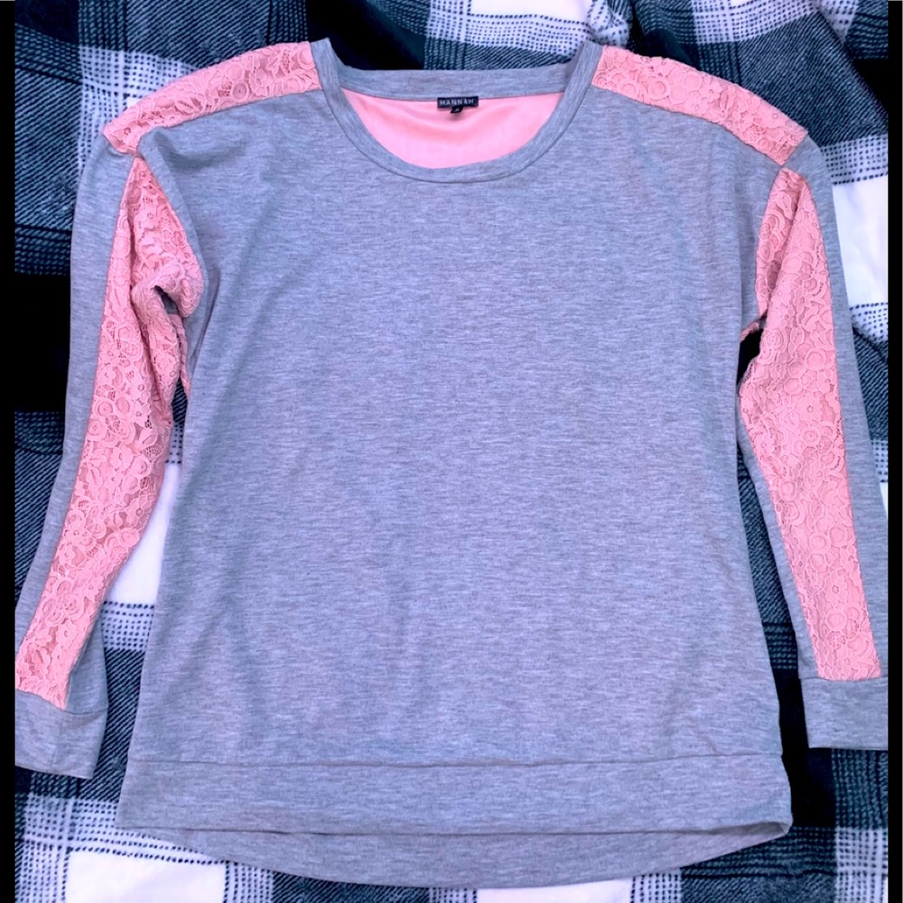 🔥Sold on MERC🔥 XL long sleeve lace top